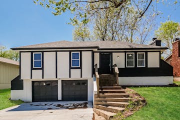 2972 Iva Dr Independence, MO 64057